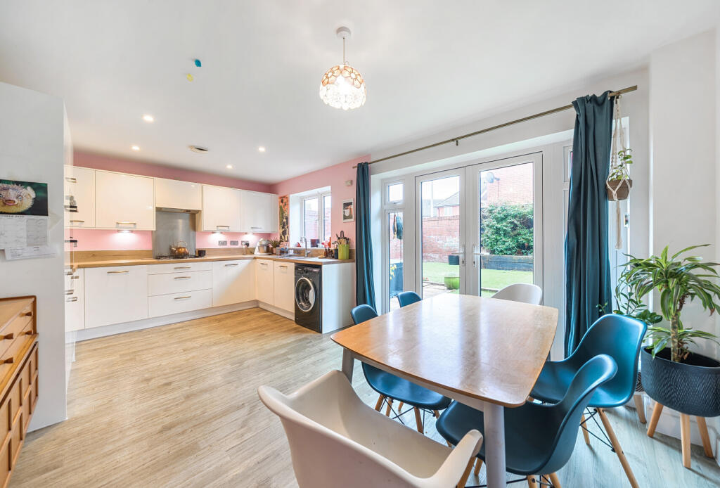 1364423-11-68ef82...