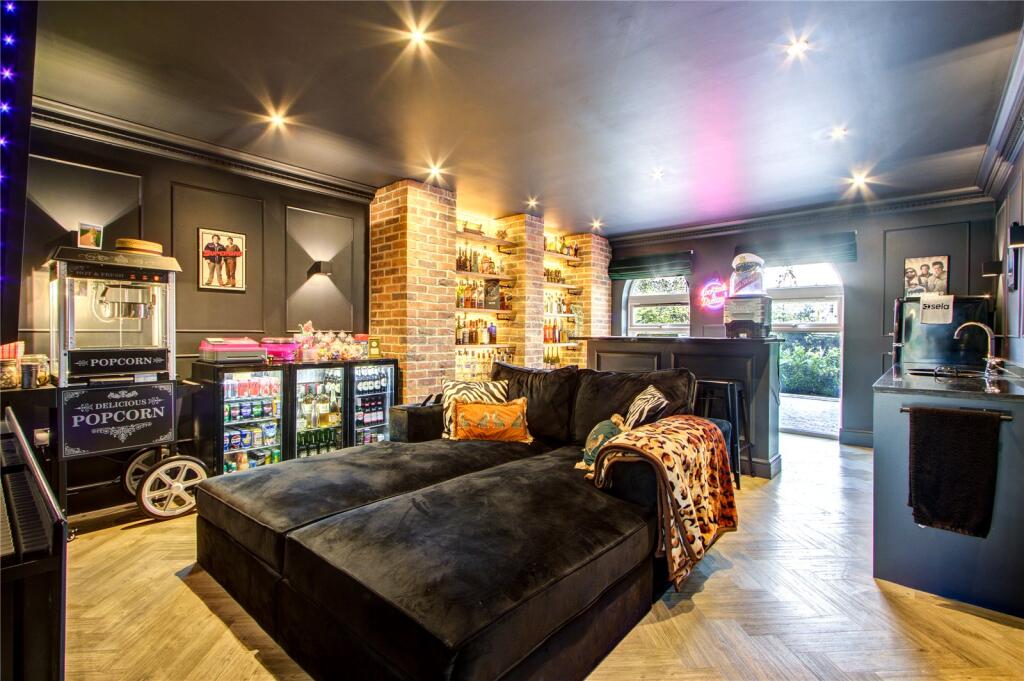 Entertaining Room