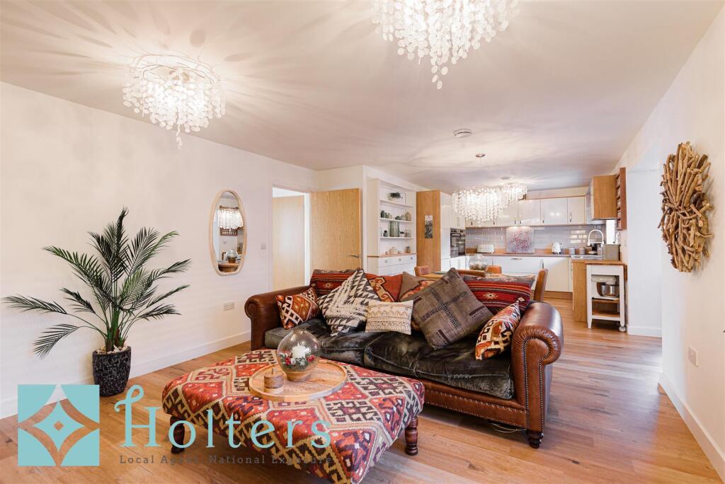 10 Highnam Crescent, Clee Hill-11.jpg