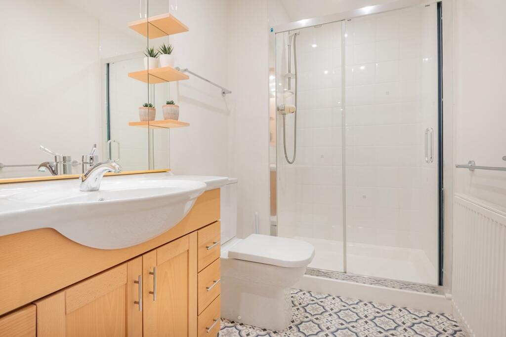 En suite Shower Room