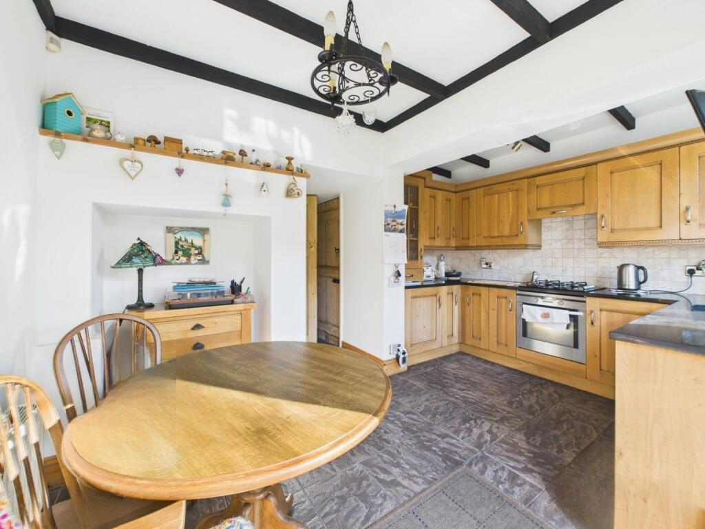 CAM02195G0-PR0066-STILL033