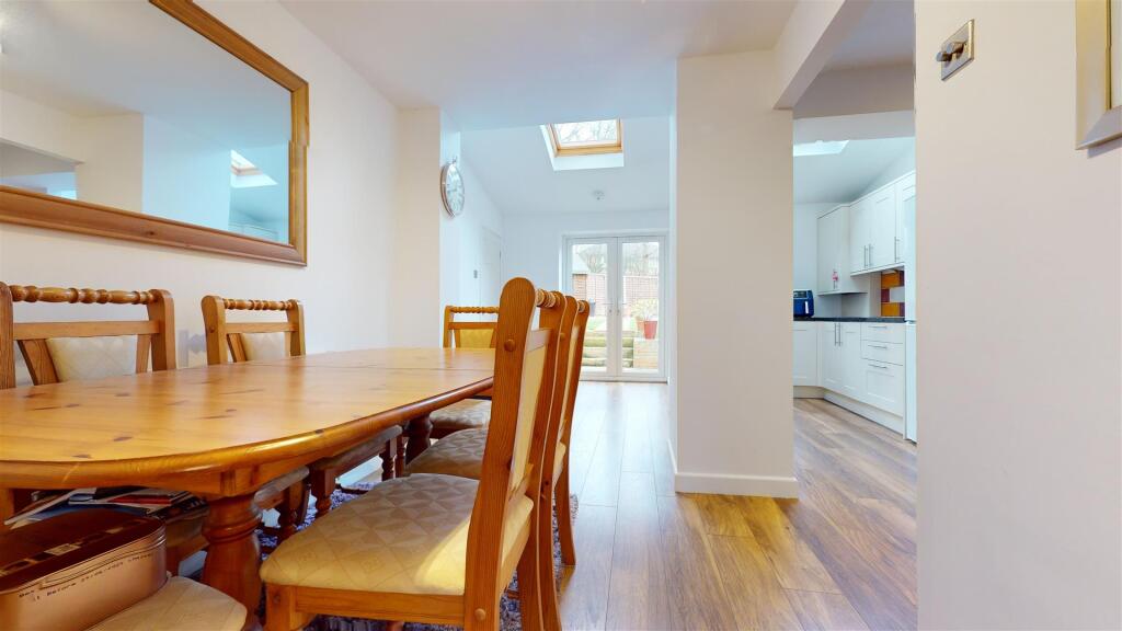 OPEN PLAN KITCHEN/DINER/FAMILY ROOM