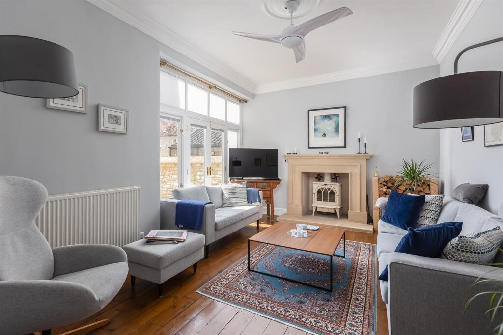 The Stone House Lounge-4.jpg