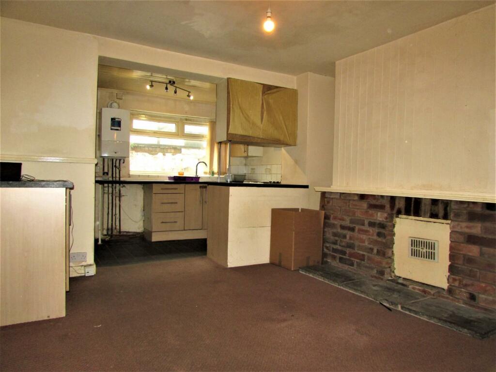 DovedaleSt14din.JPG