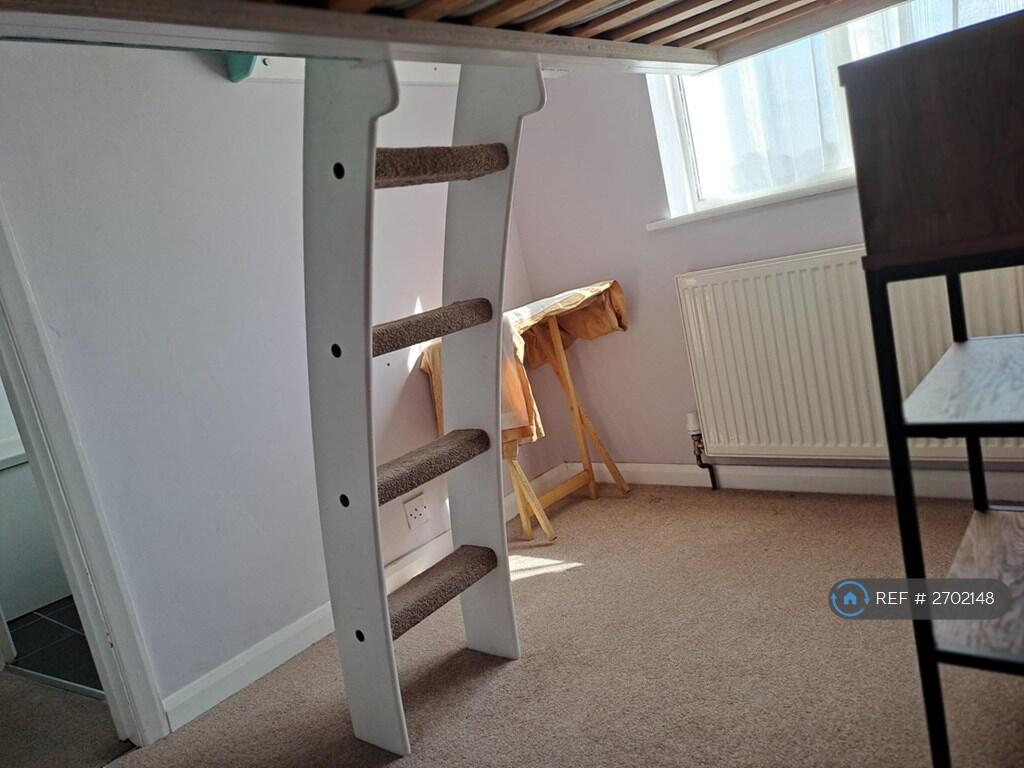 1st Floor Bedroom - Bb