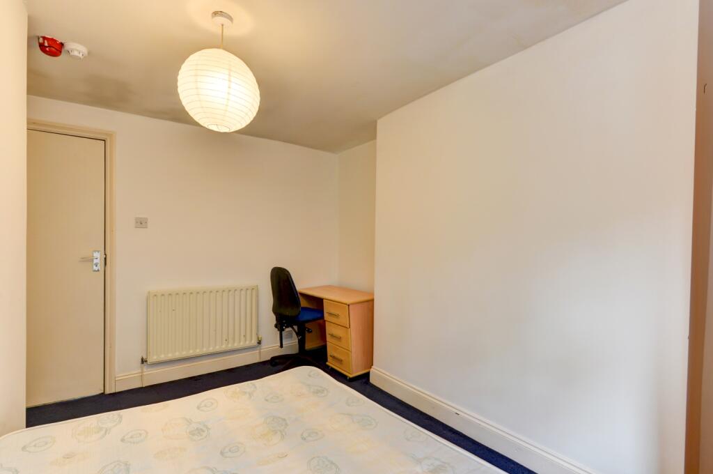 19 Ditchling Road Bedroom 9 (2)