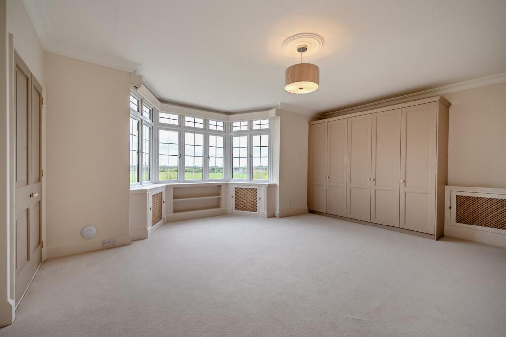 8590830-interior35-800.jpg