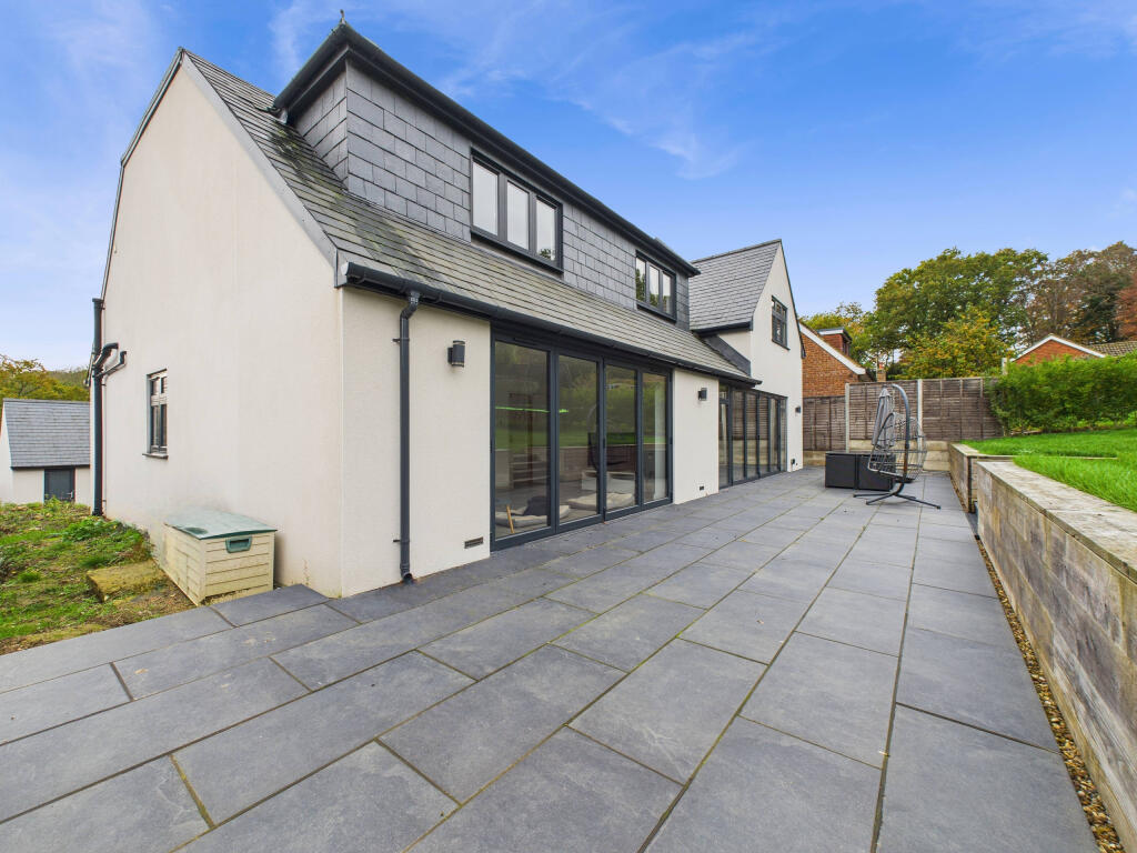 CAM01984G0-PR0530-STILL020