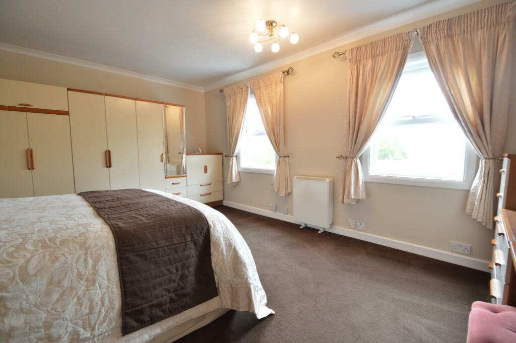 1 Cherrytree Cottage Bed1.JPG