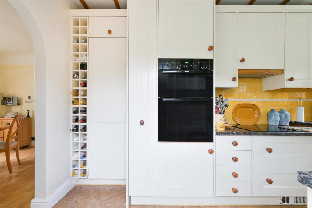 JOSEPHINE CLOSE (18).jpg