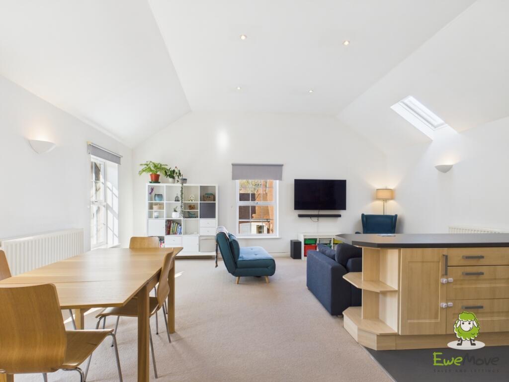 CAM03778G0-PR0199-STILL002