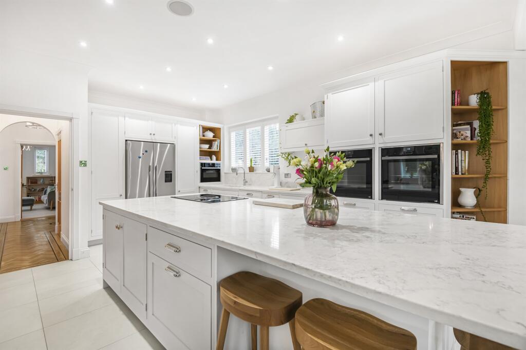 Kitchen/Breakfast/Fa