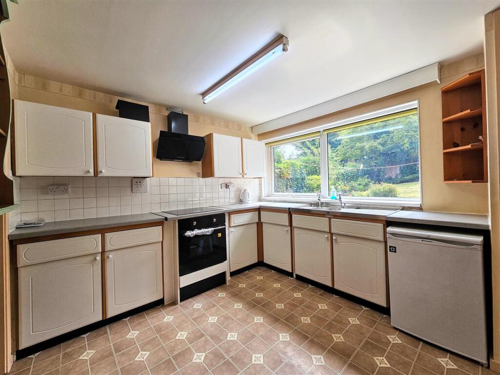 4 Woodfield Heights 5