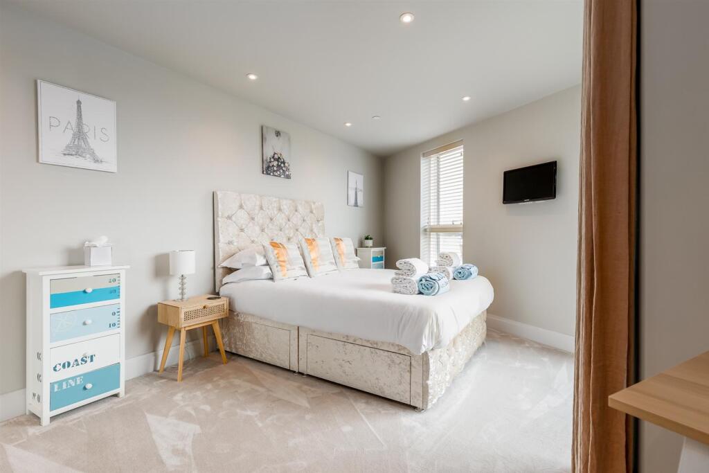 5HarbourLofts-21web300.jpg
