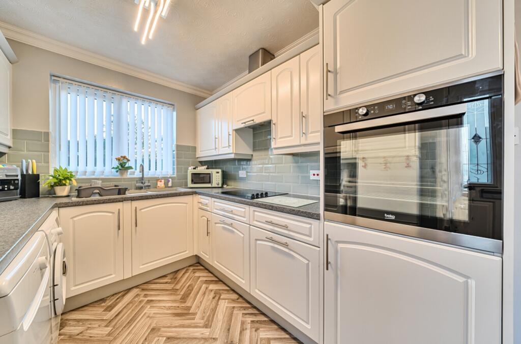 1374465-5-6904e79bb24da