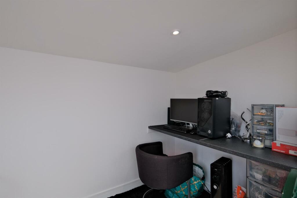 044-31 Ardencraig Terrace, Glasgow, G45 9BJ.jpg