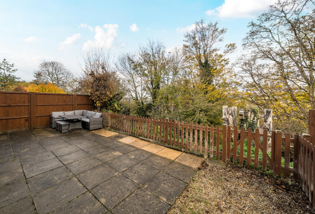 1376853-7-690dcd9...