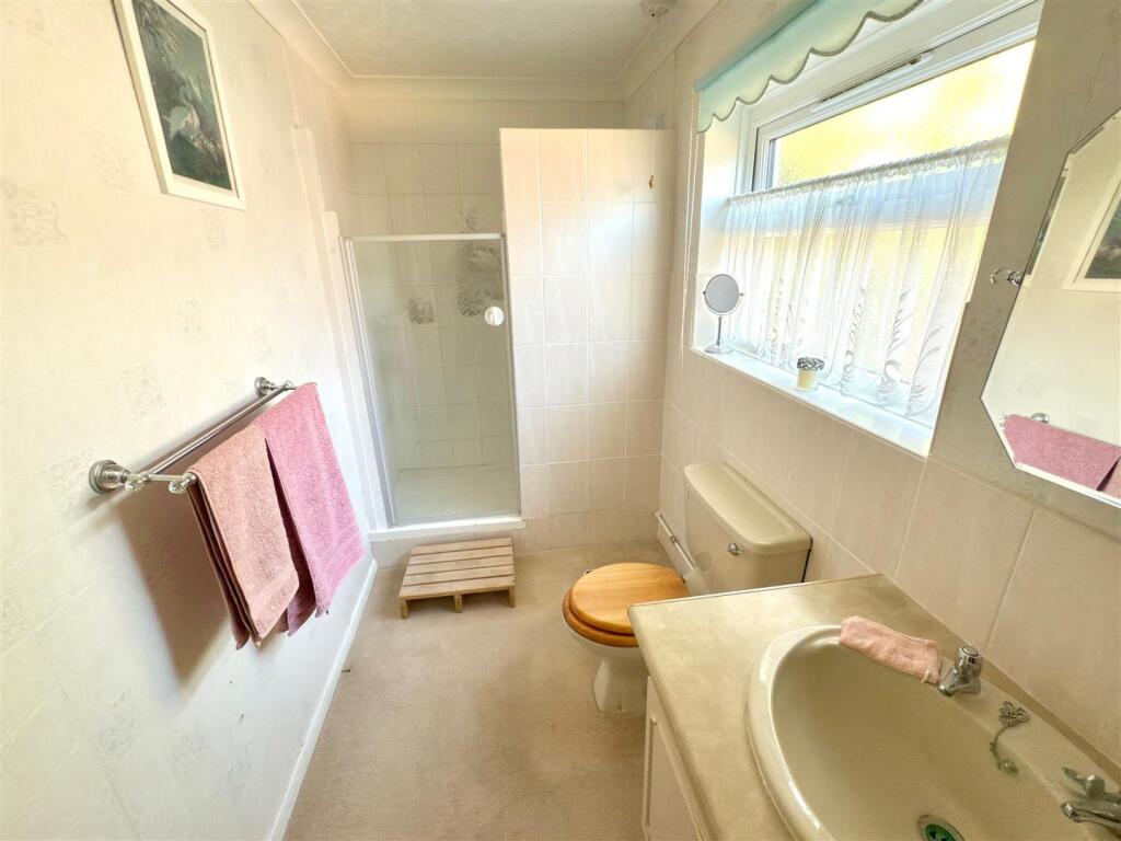 EN SUITE.jpg