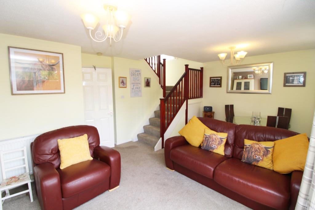 Lounge/Dining Area