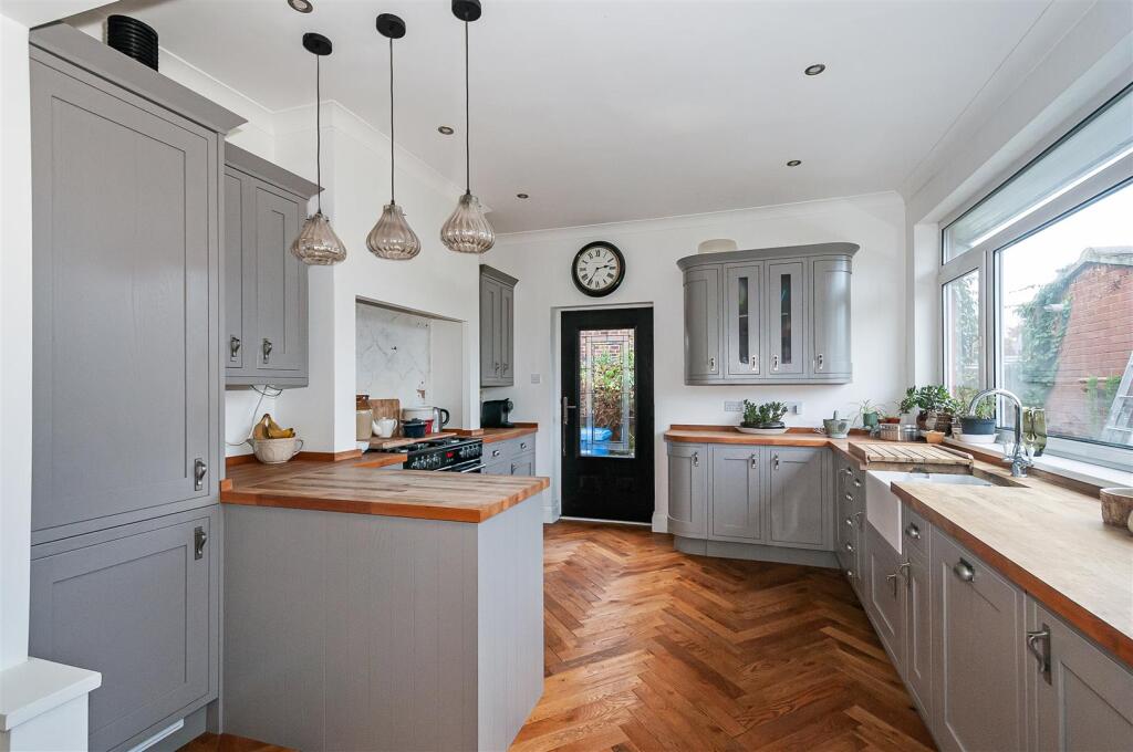 112 HOOK ROAD9.jpg