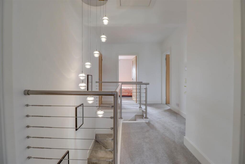 133 LONDON ROAD INSIDE-13.jpg
