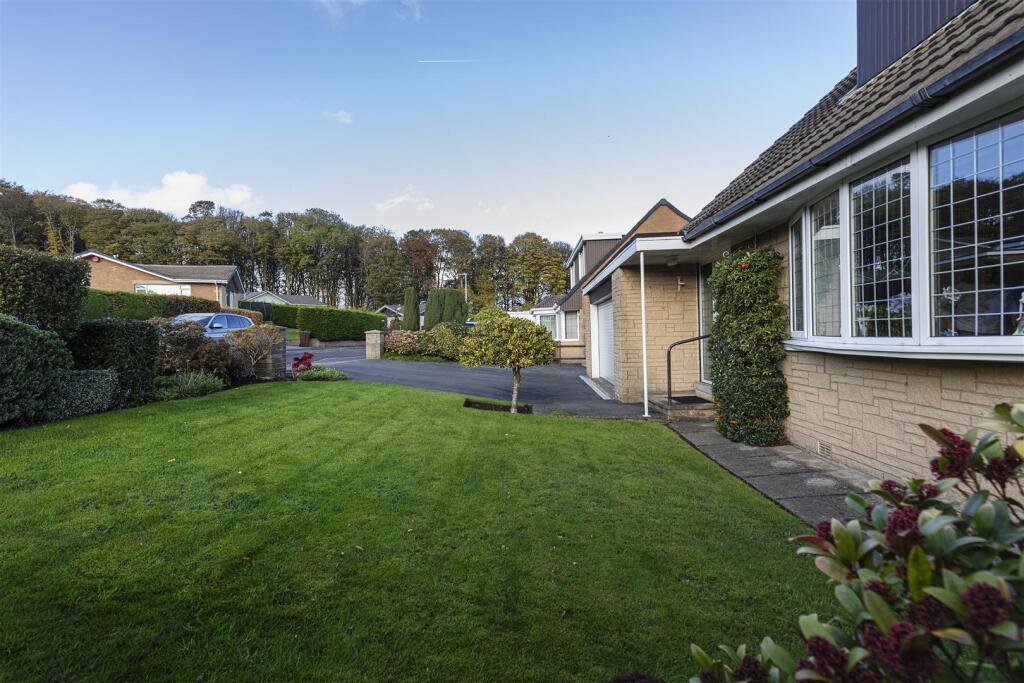 Bramleys Estate Agents - Gleneagles Way - Fixby (4