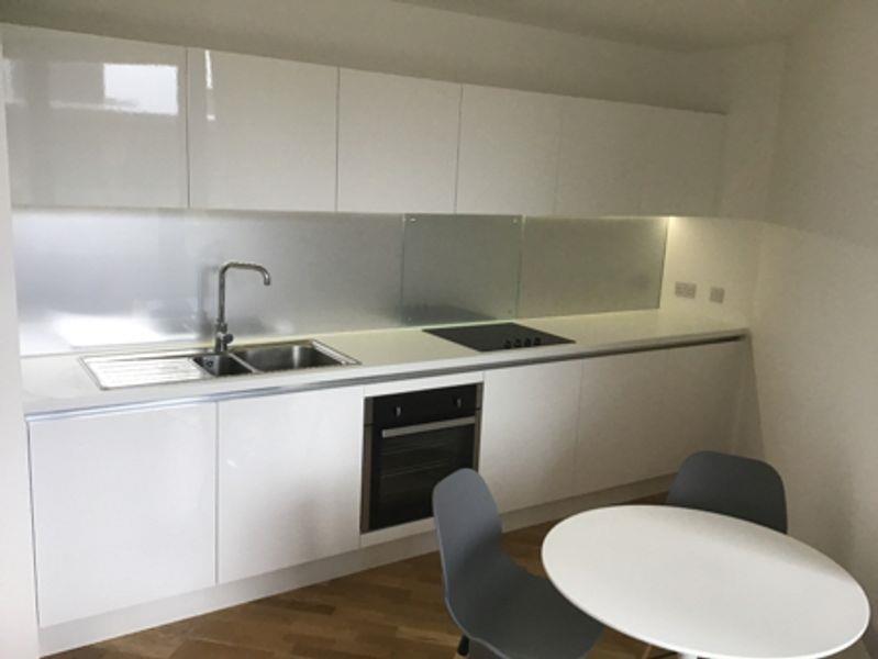 Open plan living / kitchen