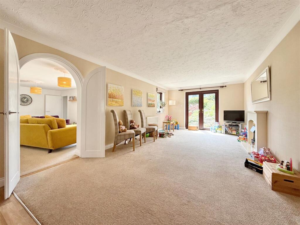 Loinge From Snug.JPG