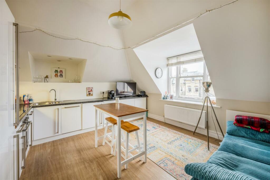 Flat 5, 9 Fourth Avenue -4.jpg