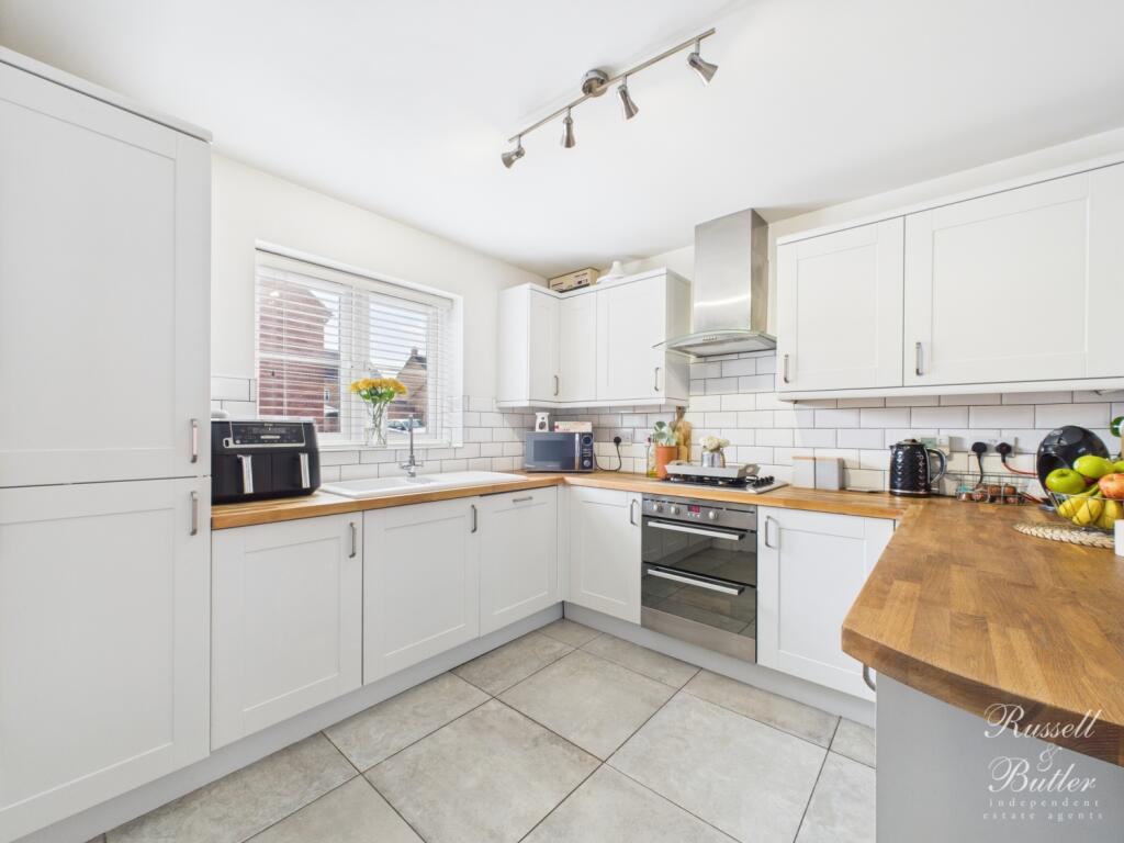 CAM01995G0-PR0322-STILL006