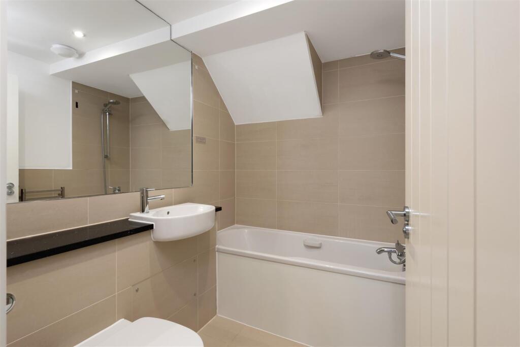 Flat 2 Applewood House_02.jpg