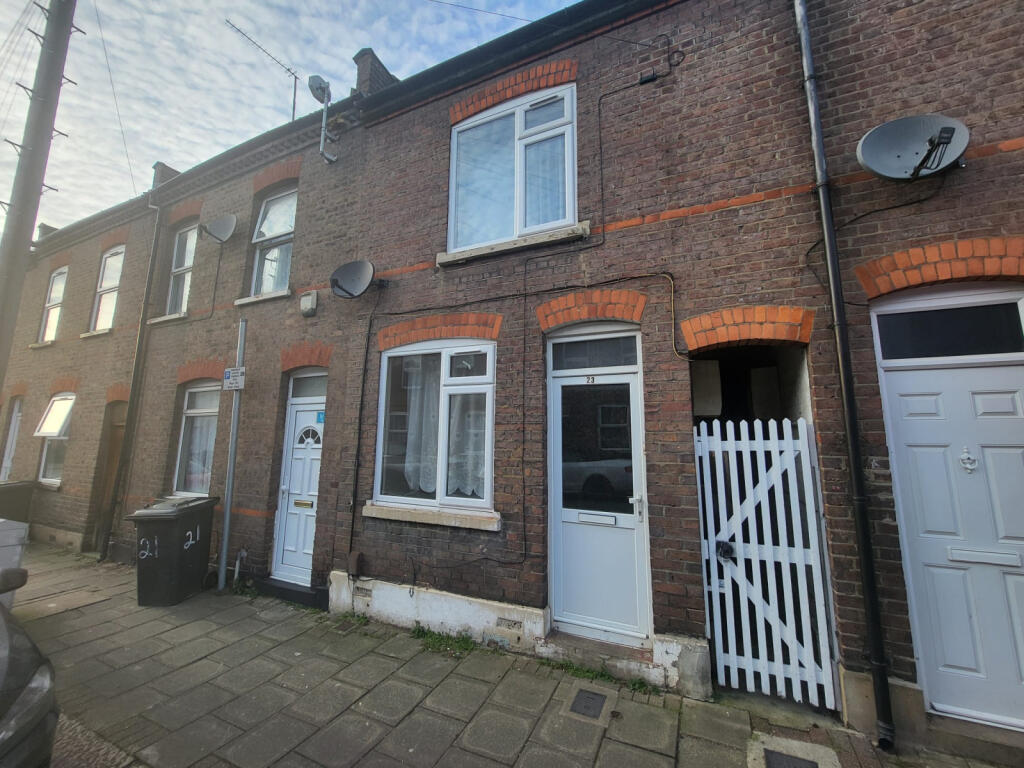 3 Double Bedroom house for Rent in Luton Town Cen