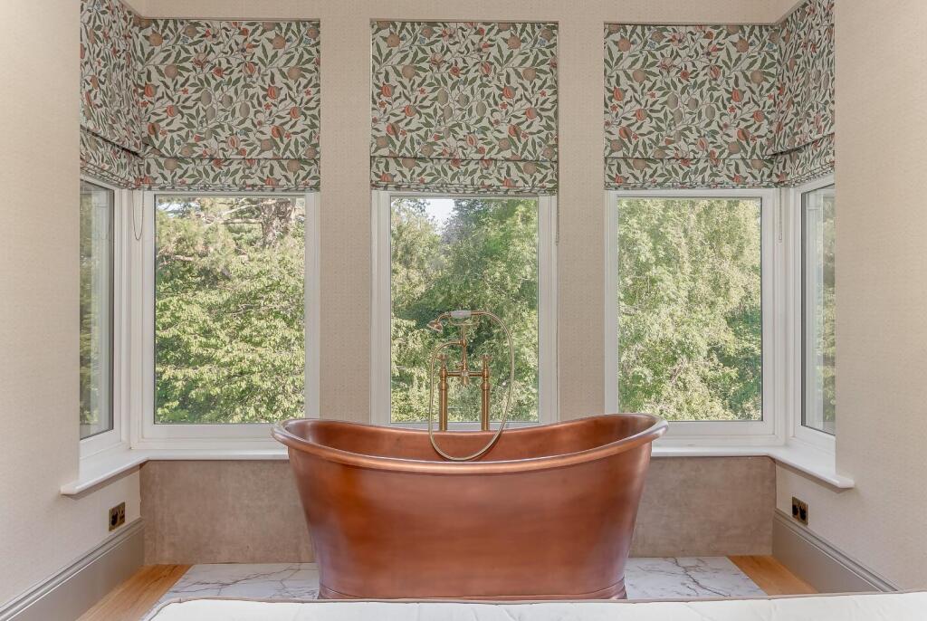 Master Bedroom - F.jpg