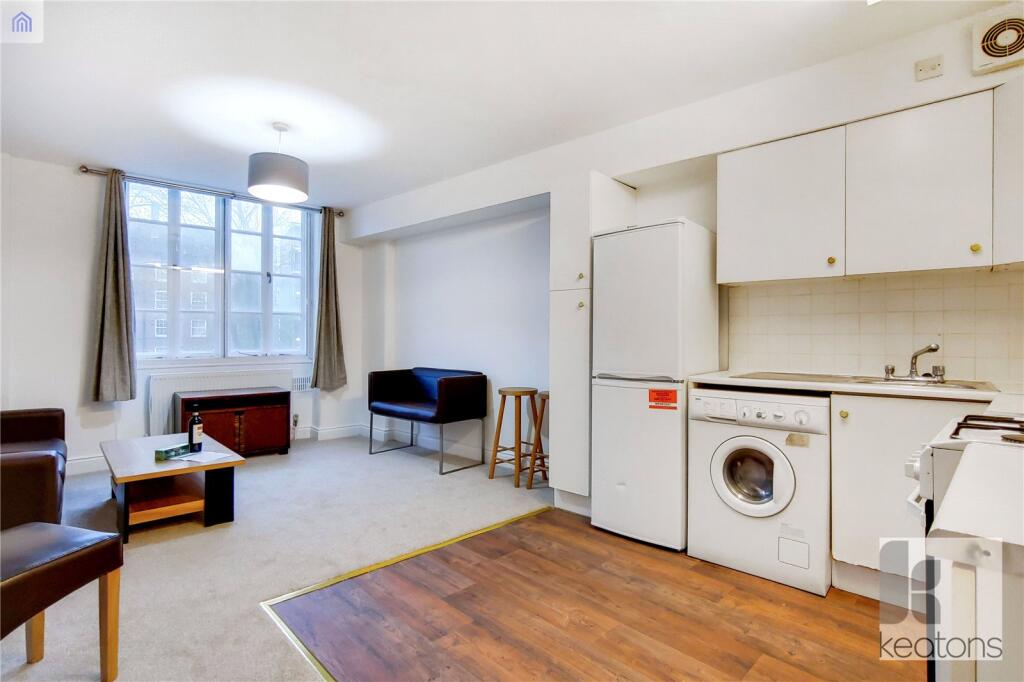 Living/Kitchen.
