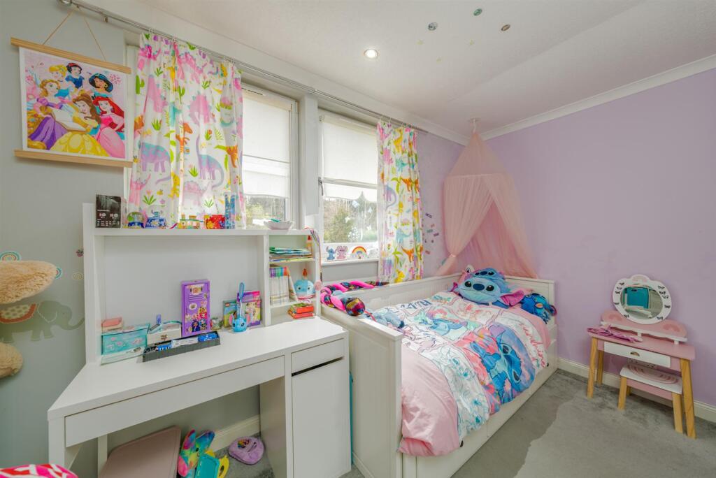 17 Gunsgreen Crescent Eyemouth-08.jpg