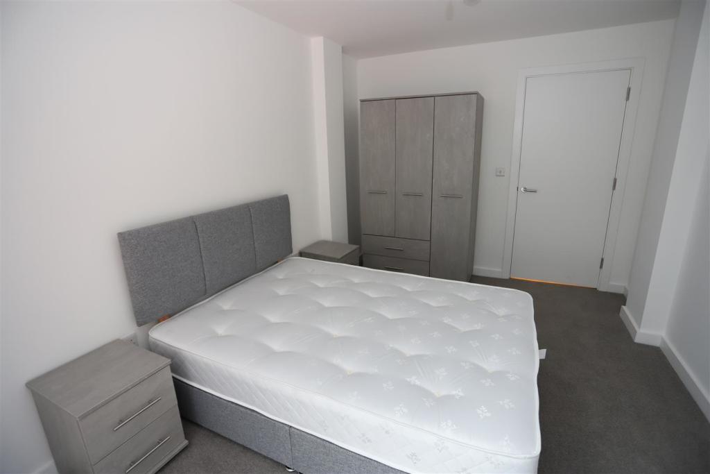 bed 2.JPG