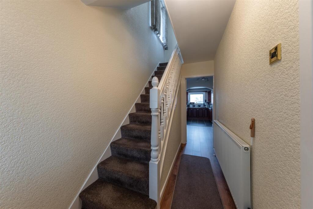 4 Meadow Lane-014.jpg