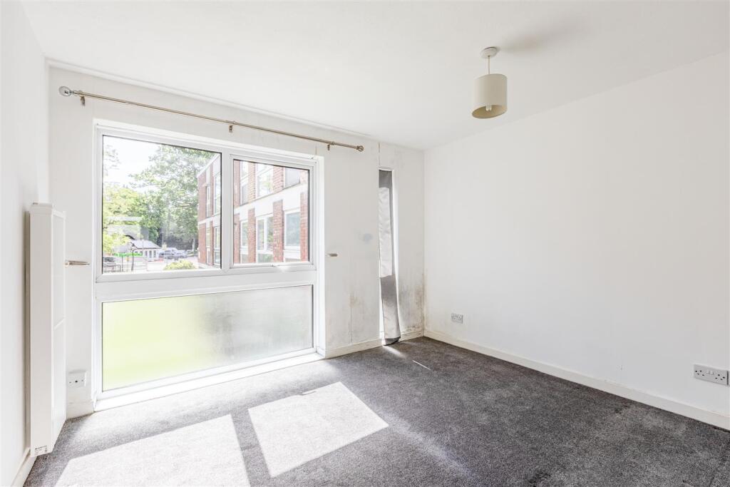 25 Brantwood Gardens - 1.jpg