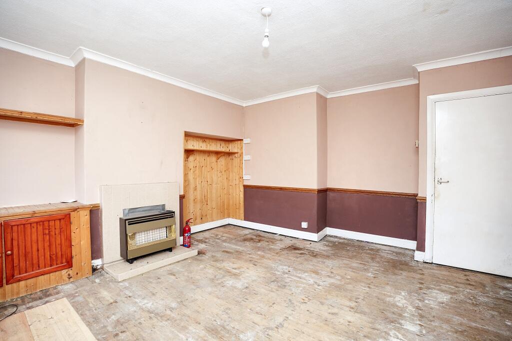 82 Woodlands Road, Chippenham, Wiltshire, SN14 0HG