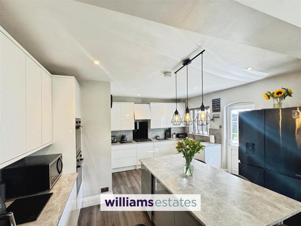 Kitchen/Diner/Living