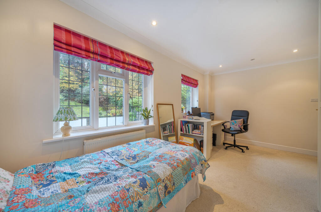 1384081-9-693196b...