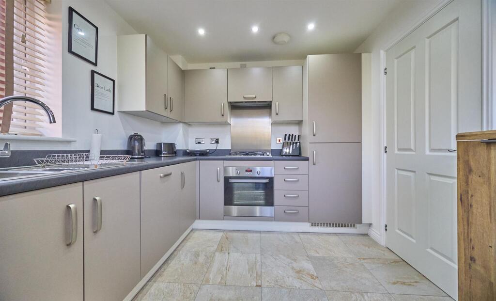 Sansome Drive, HK 2.jpg