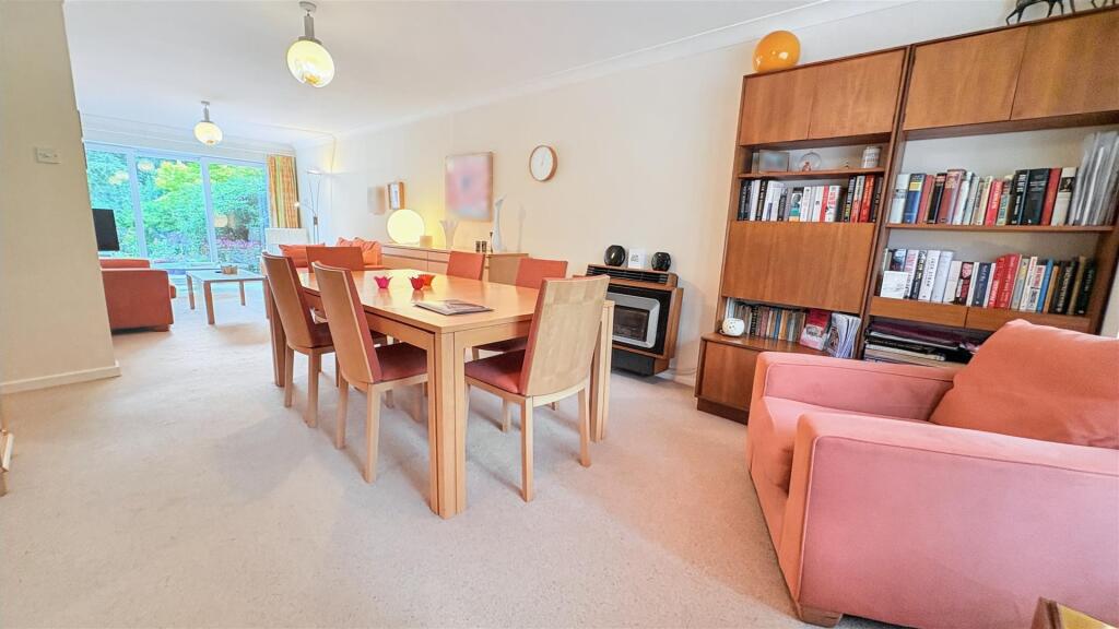 OPEN PLAN/LIVING DINING