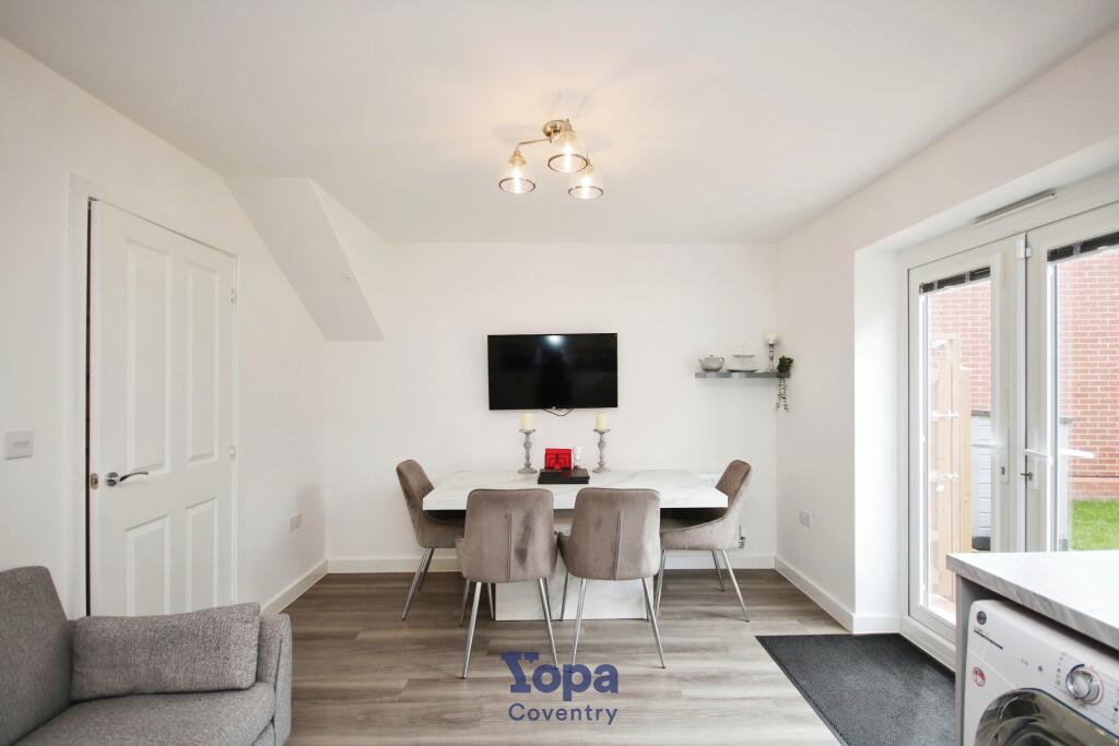 Edf95744-Dinning 20Area.JPG