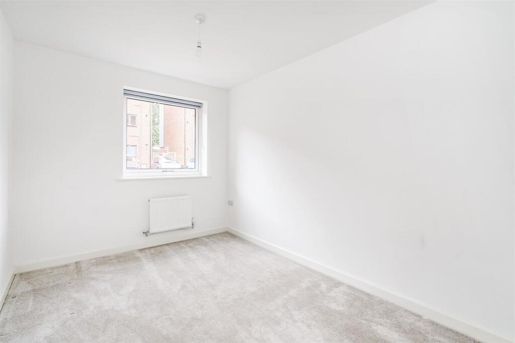 69 Newman Square_3.jpg