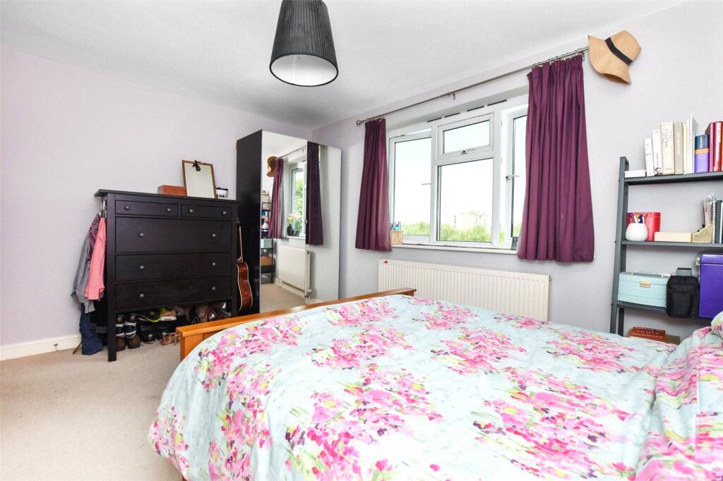 Bedroom 1 (2)