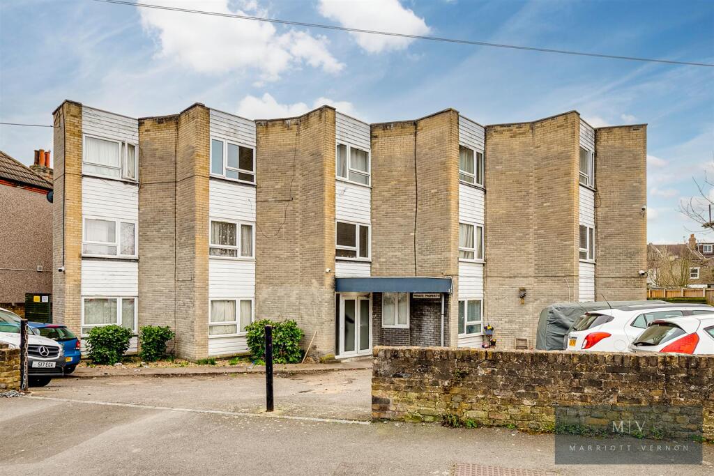 Penceat Court 13 MV-9.jpg