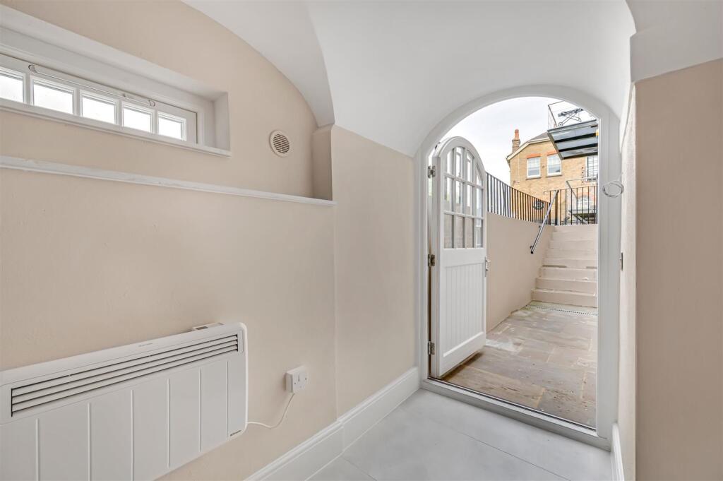 James_Anderson_Flat_2___Limes_House___Mortlake_Hig