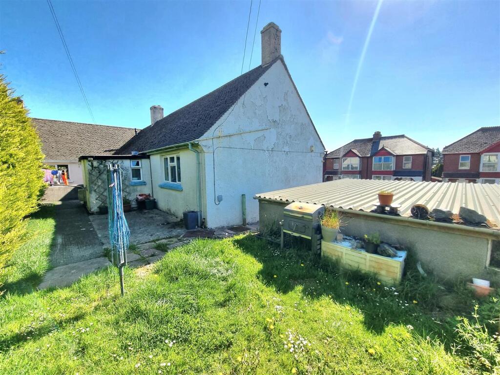Rear Garden 1.jpg