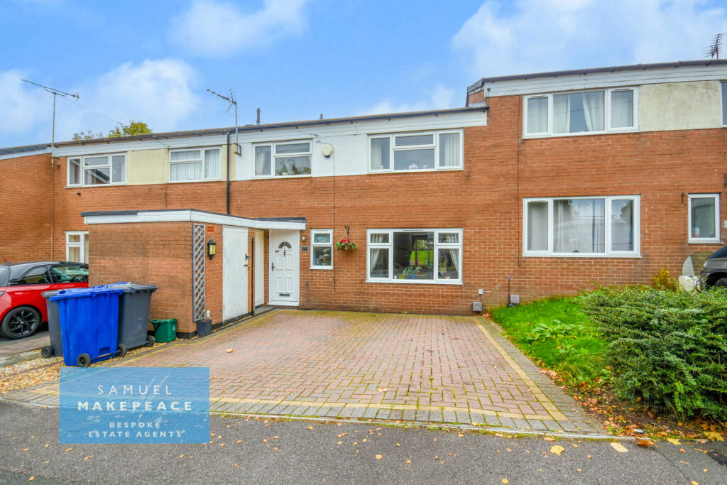 Three Bedroom Townhouse Property with Generous Be